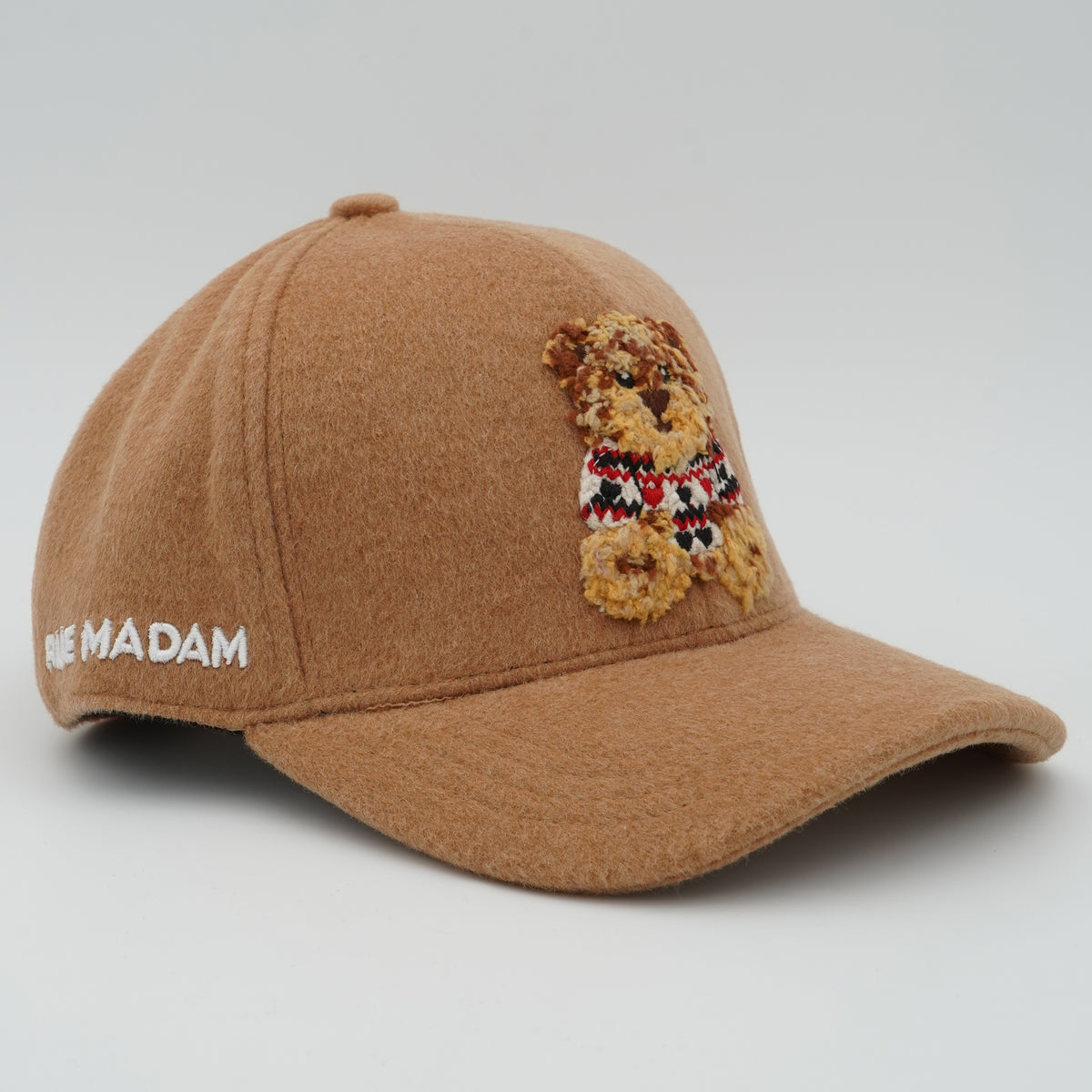 Cappello con Visiera Rue Madam Paris Marvin Love Cap 1616 Camel in Misto Lana con Orsetto Ricamato e Logo Laterale