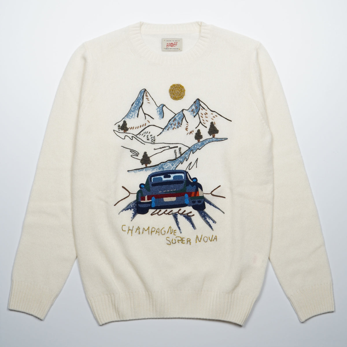 Maglione Girocollo BOB Scott R00637 Latte in Misto Lana con Ricamo Auto e Paesaggio di Montagna