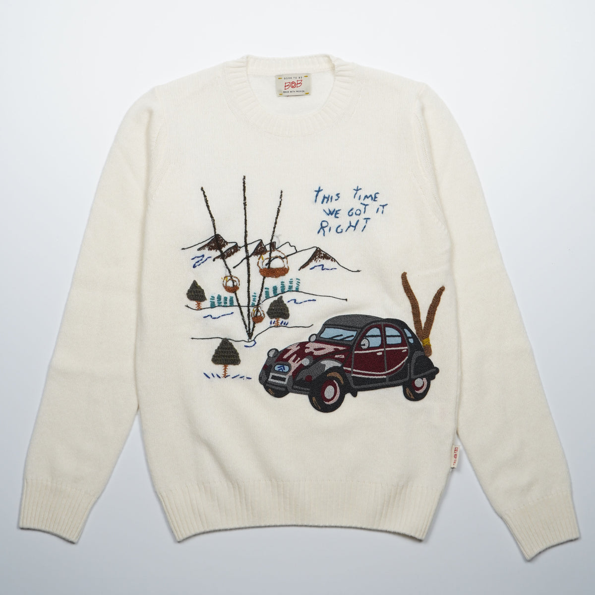 Maglione Girocollo BOB Scott R00639 Latte con Ricamo Automobile Vintage, Funivia e Paesaggio di Montagna
