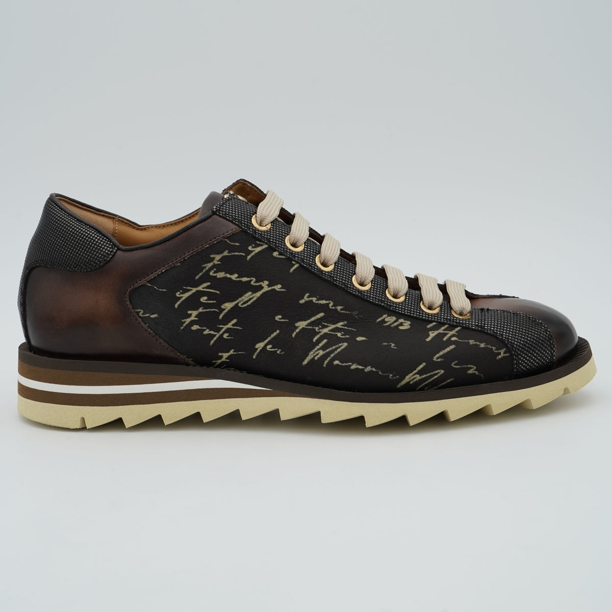 Sneaker Harris 2817 Cacao Yes Marrone in Pelle con Inserto Calligrafico, Lacci Beige e Suola Dentellata in Gomma