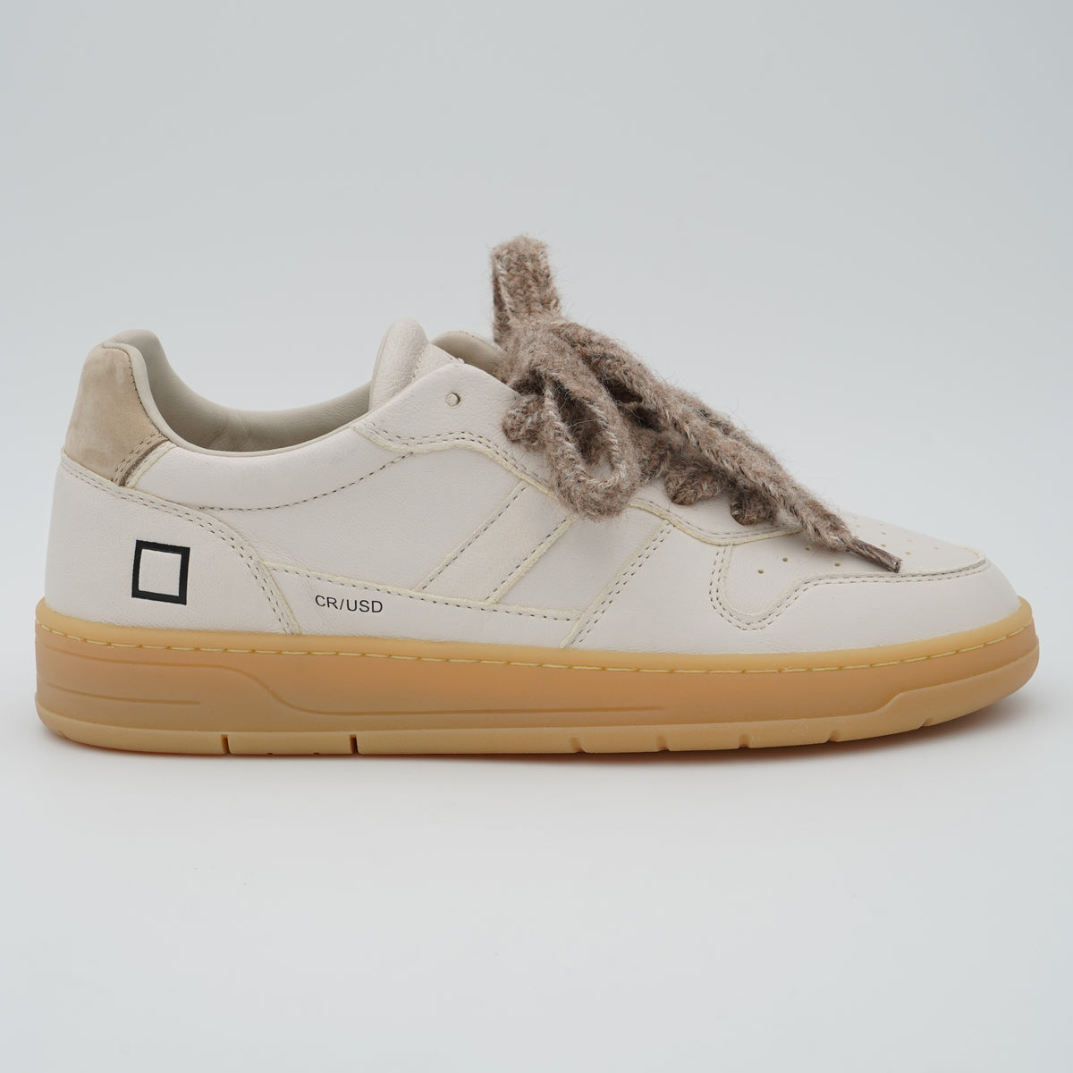 Sneakers D.A.T.E. Court 2.0 Used M451C2USWH White in Pelle Bianca con Lacci Effetto Lana