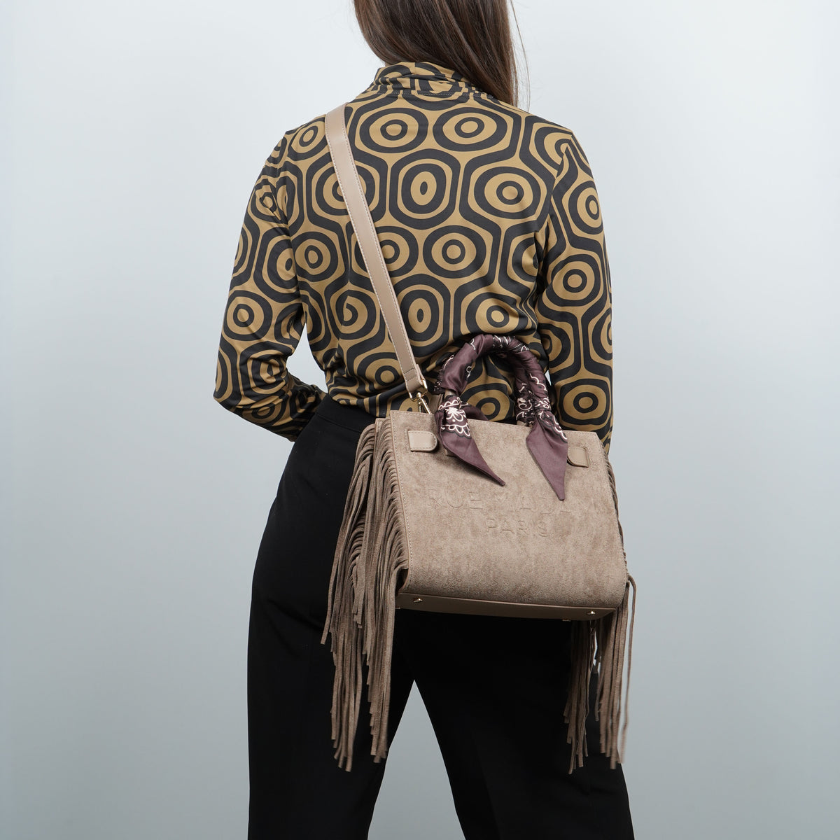 Borsa Rue Madam Paris Canyon Mini Tote Fringes 1586 Suede Grey in Eco Suede con Frange, Twilly Animalier e Tracolla Removibile