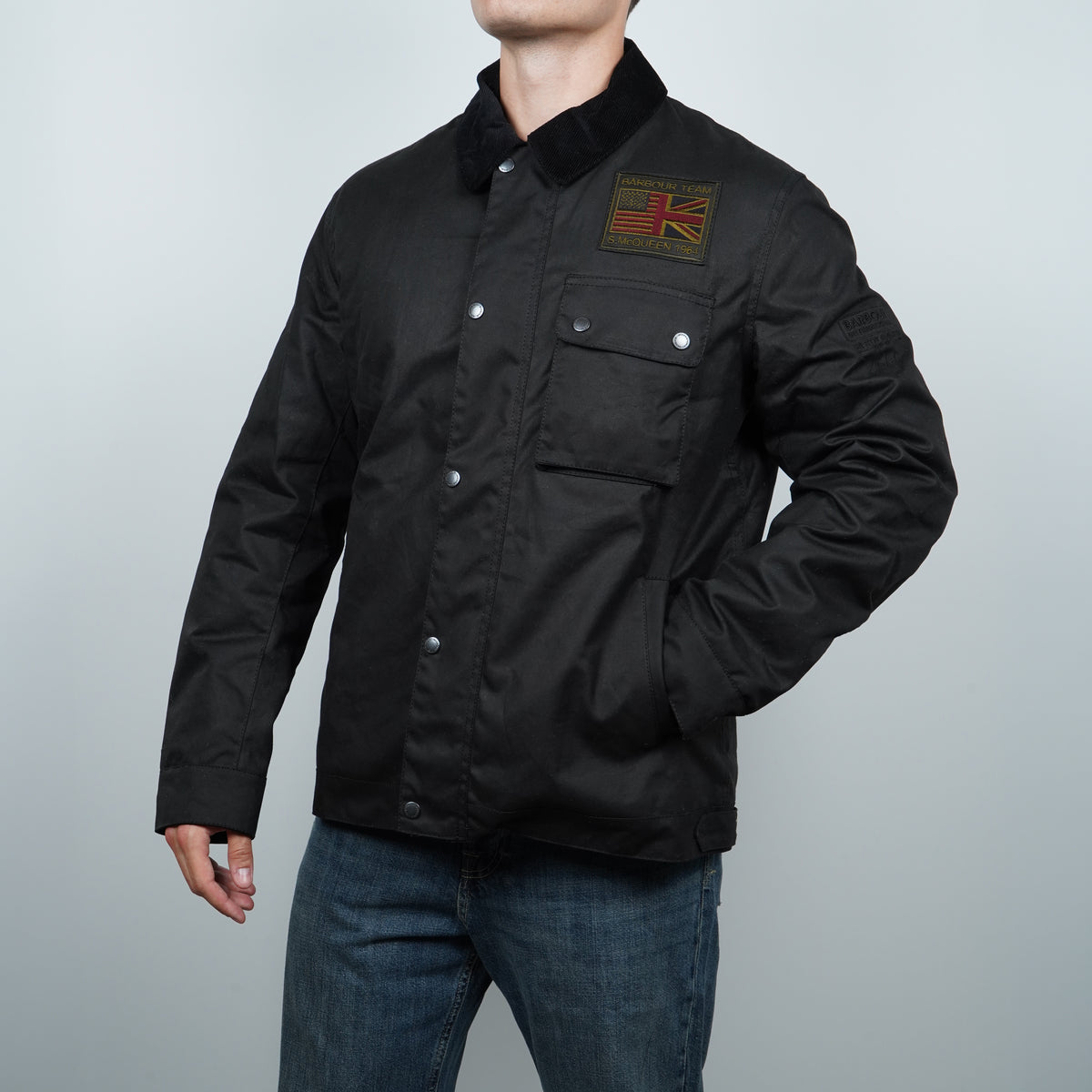 Giubbotto Barbour International Steve McQueen Workers Wax MWX1853 BK51 Classic Black Nero in Cotone Cerato con Colletto in Velluto e Patch Ricamate