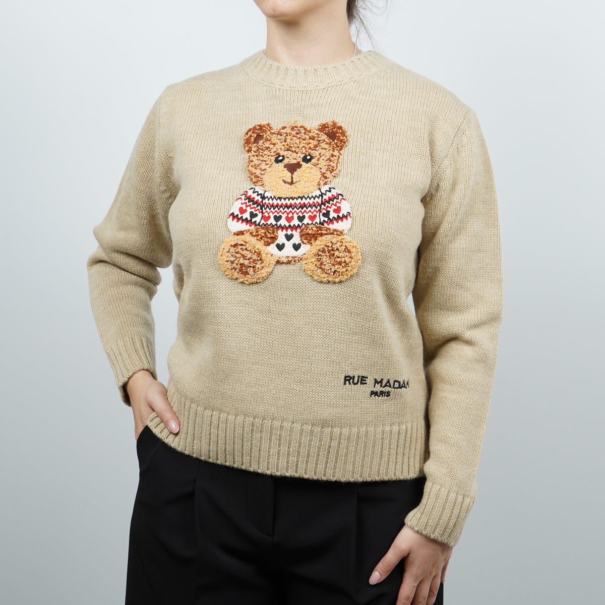 Maglione Rue Madam Paris Marvin Love Jumper 1612 Beige in Misto Lana con Orsetto Marvin Ricamato e Logo