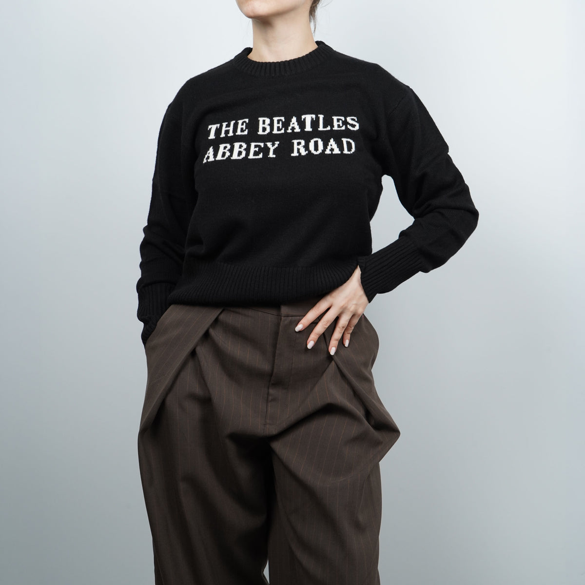 Maglione Girocollo SUN68 x The Beatles K46616 11 Nero Sweater Oversize Warm Wool Abbey Road con Lettering a Contrasto