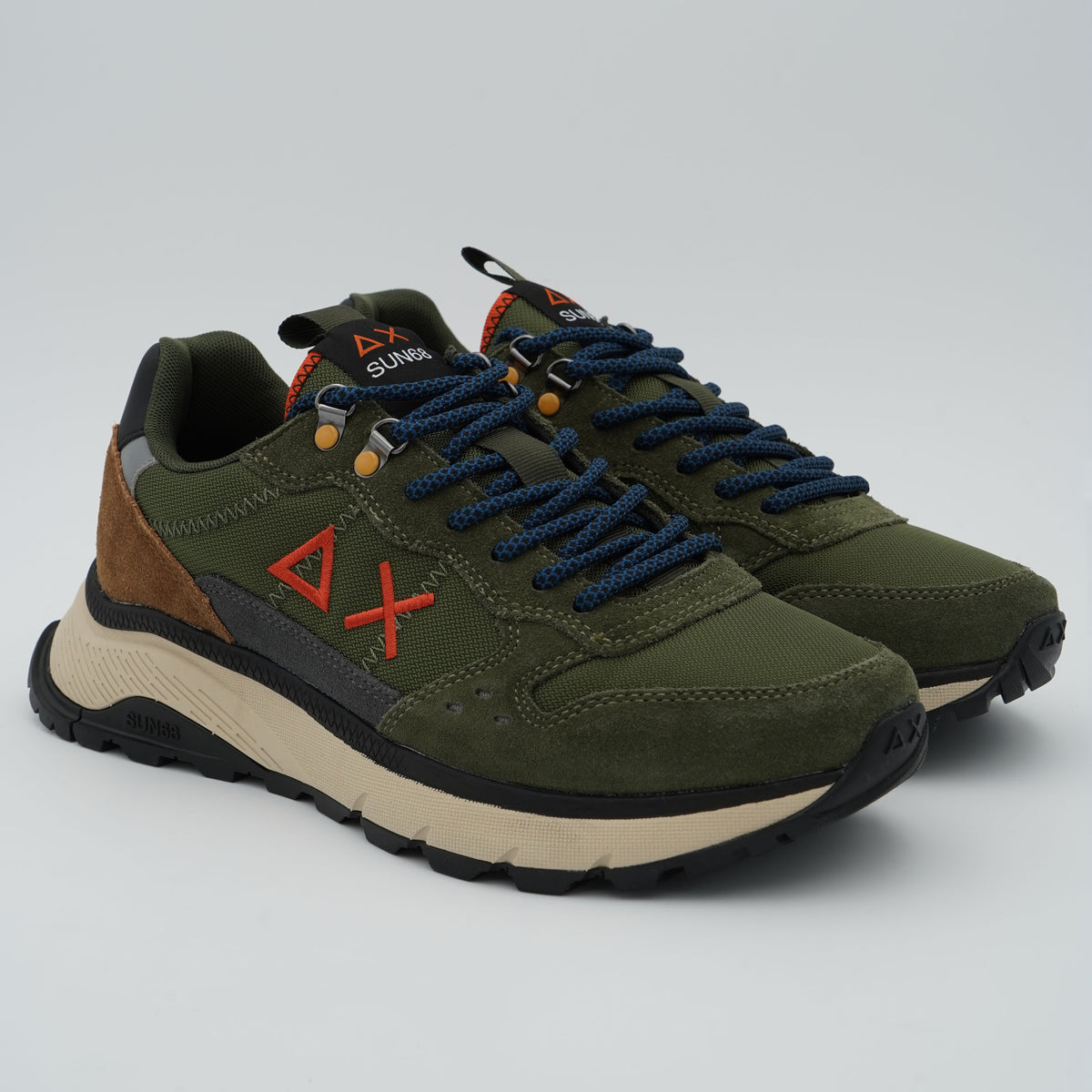 Sneakers SUN68 Fire & Camping Z46138 74 Verde Militare Scuro in Camoscio e Tessuto con Logo Ricamato, Lacci Trekking e Suola Chunky in Gomma