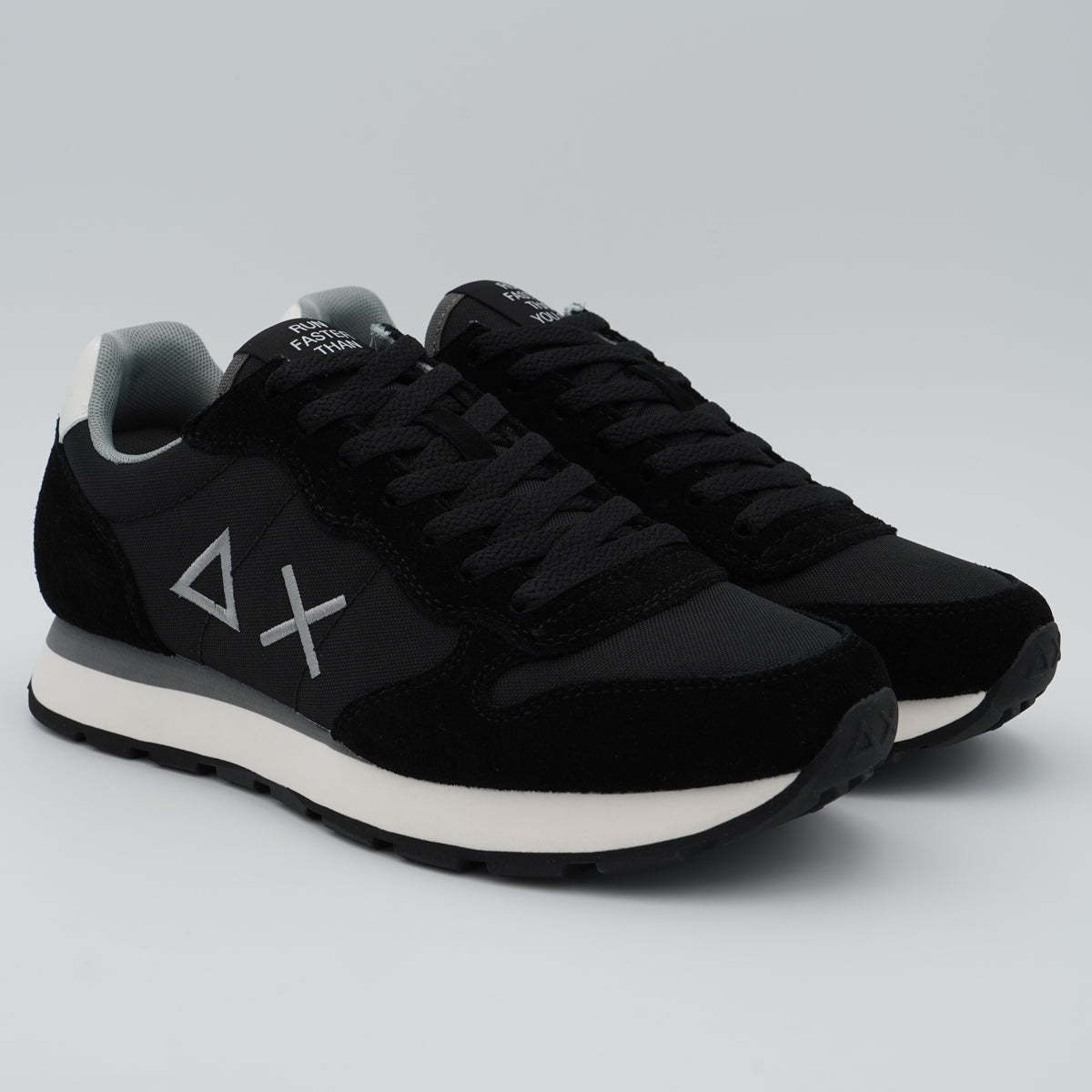 Sneakers SUN68 Tom Solid Z46101 11 Nero in Nylon e Suede con Logo Ricamato e Suola EVA