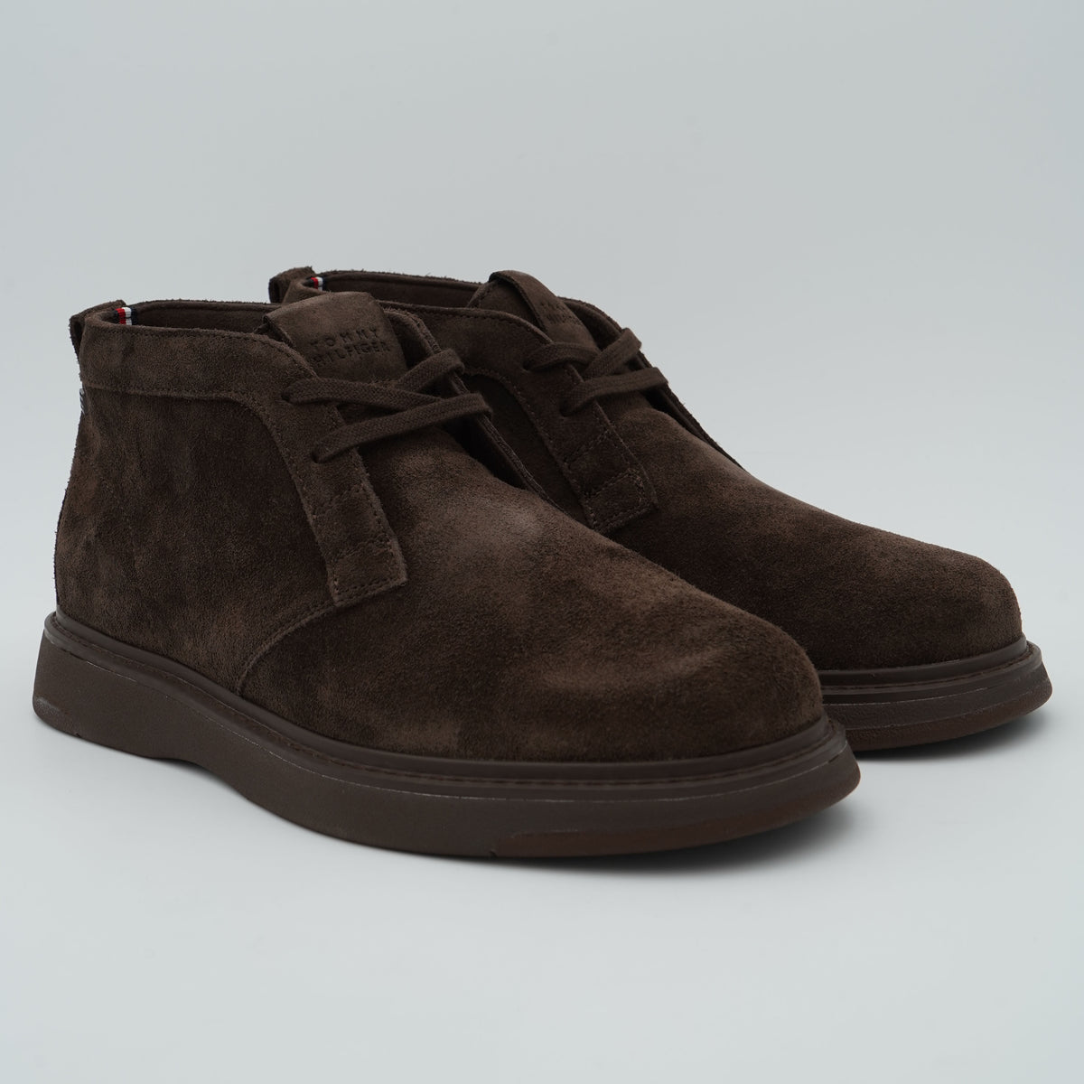 Polacchino Tommy Hilfiger Comfort Suede Chukka FM0FM06074 GT6 Marrone Scuro in Pelle Scamosciata con Suola EVA