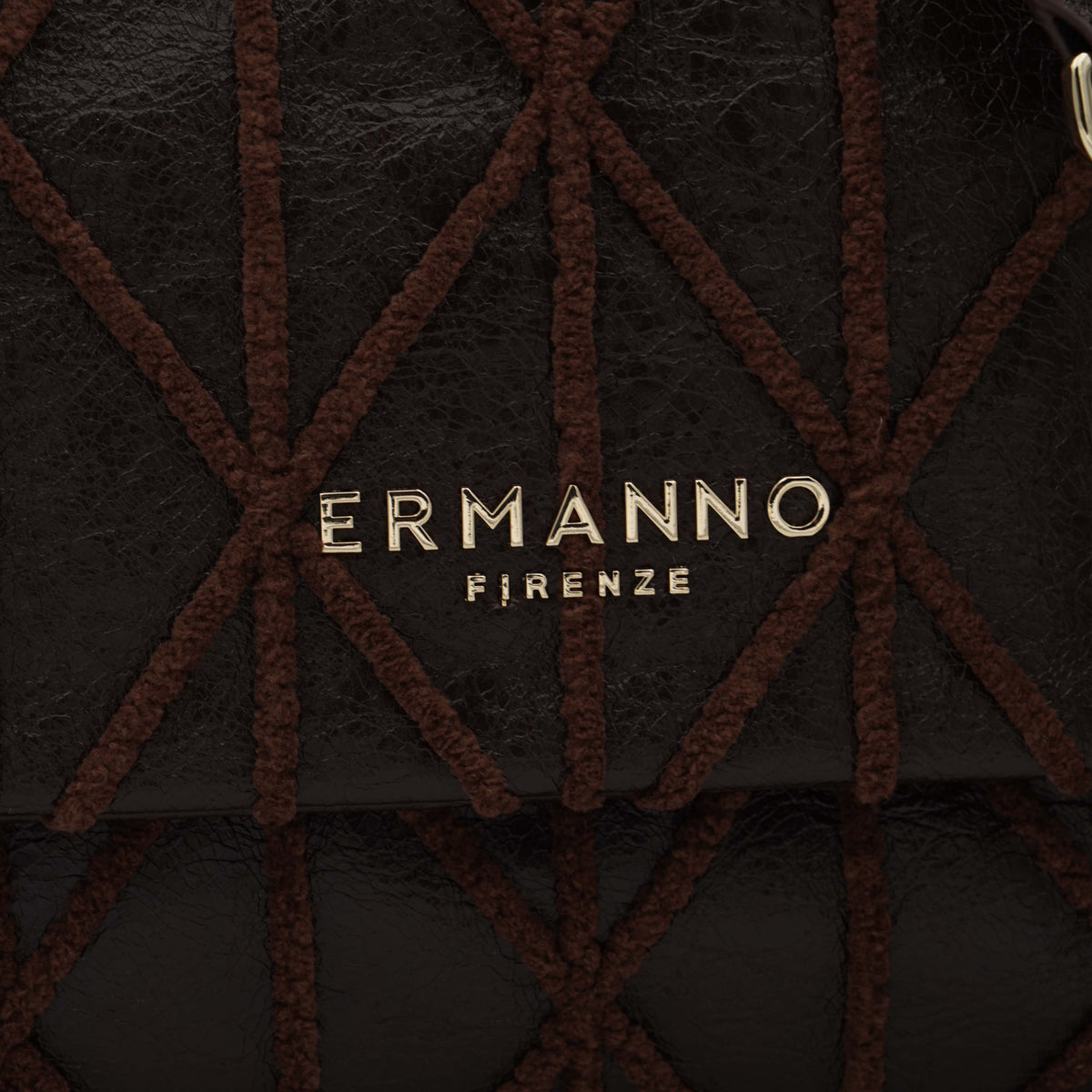 Borsa Ermanno Firenze by Ermanno Scervino Belen Flap Bag 12402280 Marrone Scuro con Patta, Trama Geometrica e Catena Dorata