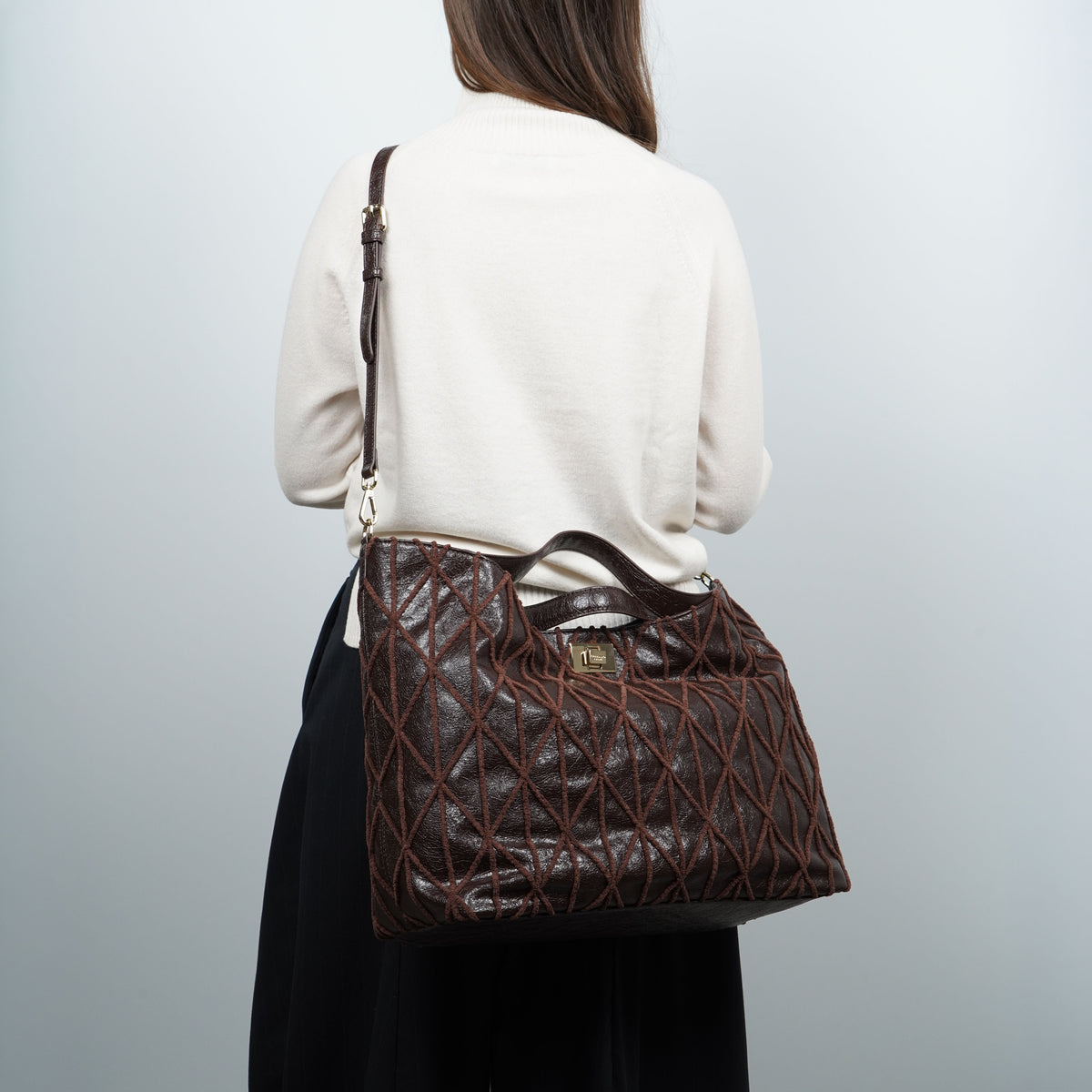 Borsa Ermanno Firenze by Ermanno Scervino Belen 12402279 Marrone Scuro Large Effetto Vintage con Ricamo Geometrico
