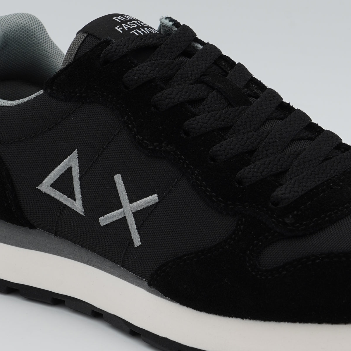 Sneakers SUN68 Tom Solid Z46101 11 Nero in Nylon e Suede con Logo Ricamato e Suola EVA