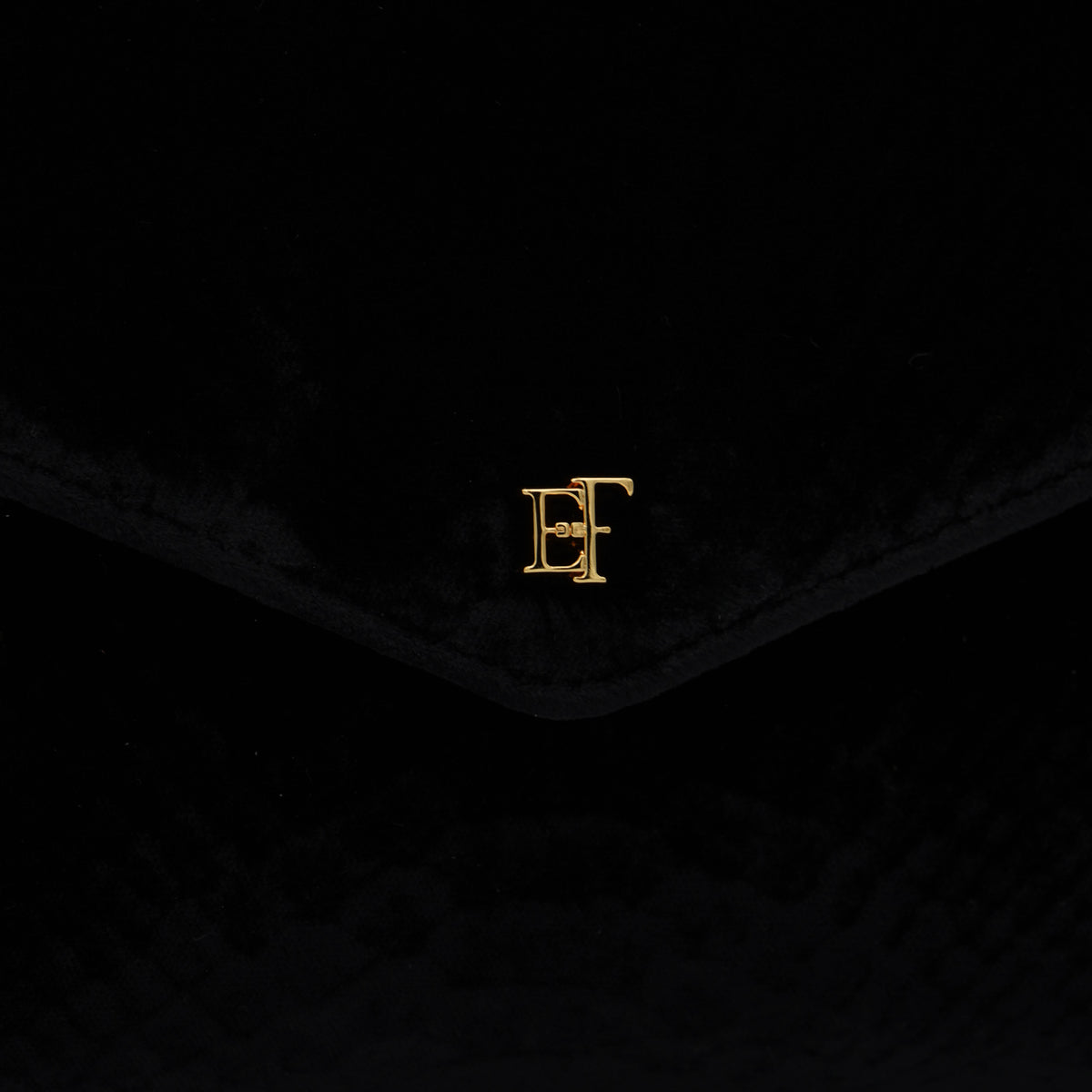 Borsa a Tracolla Elisabetta Franchi BS27A67E2 Nera Effetto Velluto con Dettagli Oro