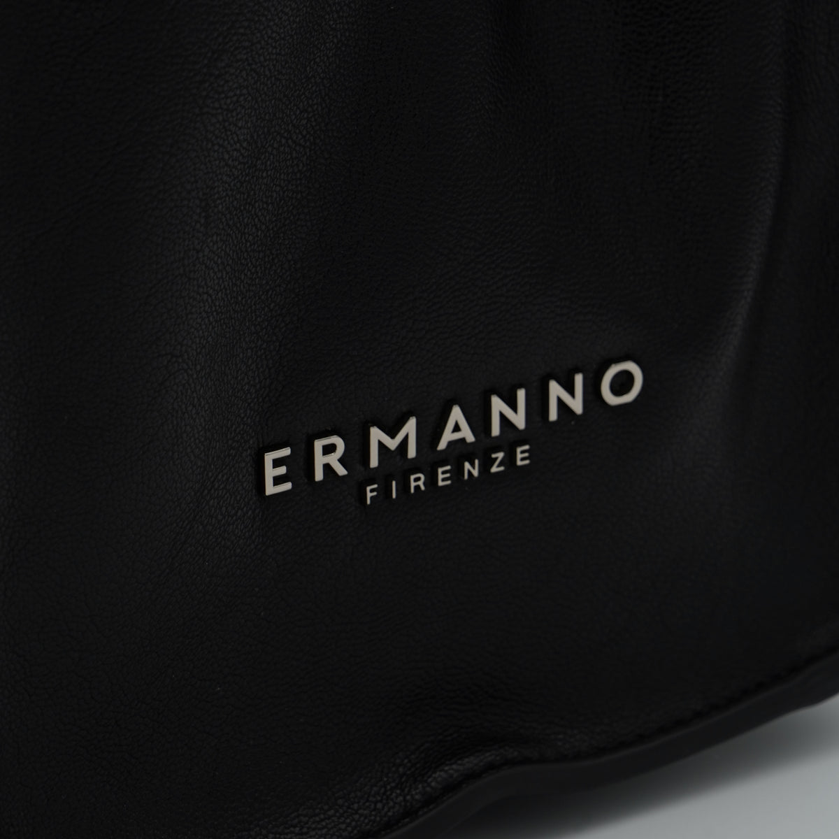 Borsa Ermanno Firenze by Ermanno Scervino Large Tote Barbara Logo 12402255 Nera con Doppio Manico e Logo Frontale