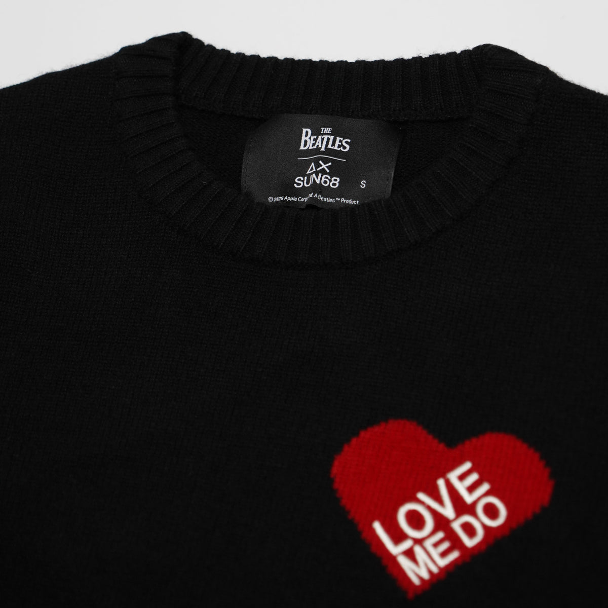 Maglione Girocollo SUN68 x The Beatles K46615 11 Nero in Lana e Cashmere con Cuore Rosso Love Me Do