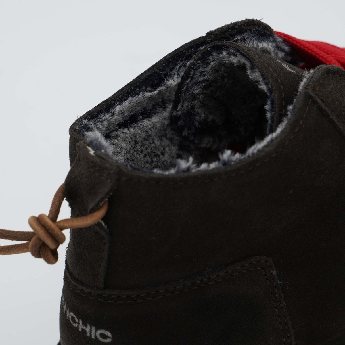 Polacchino Panchic Icon P001M036 D007 Marrone Scuro in Camoscio con Fodera Faux Fur, Lacci Rossi e Suola EVA