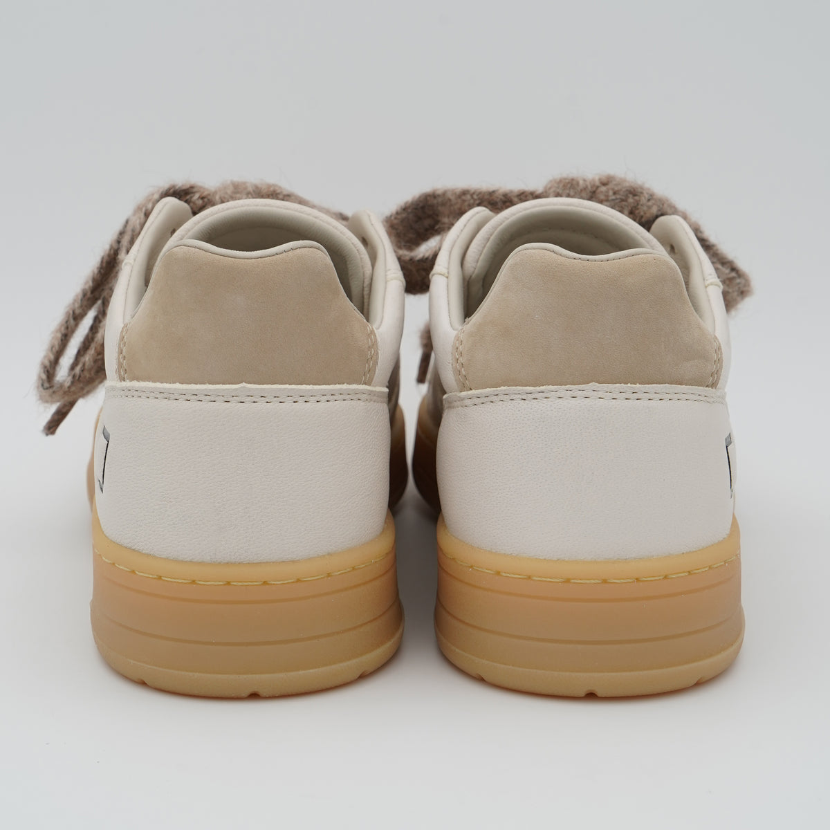 Sneakers D.A.T.E. Court 2.0 Used M451C2USWH White in Pelle Bianca con Lacci Effetto Lana