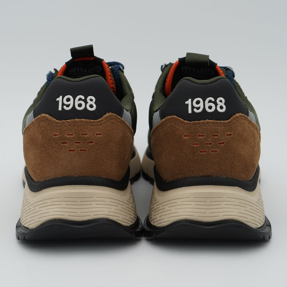 Sneakers SUN68 Fire & Camping Z46138 74 Verde Militare Scuro in Camoscio e Tessuto con Logo Ricamato, Lacci Trekking e Suola Chunky in Gomma