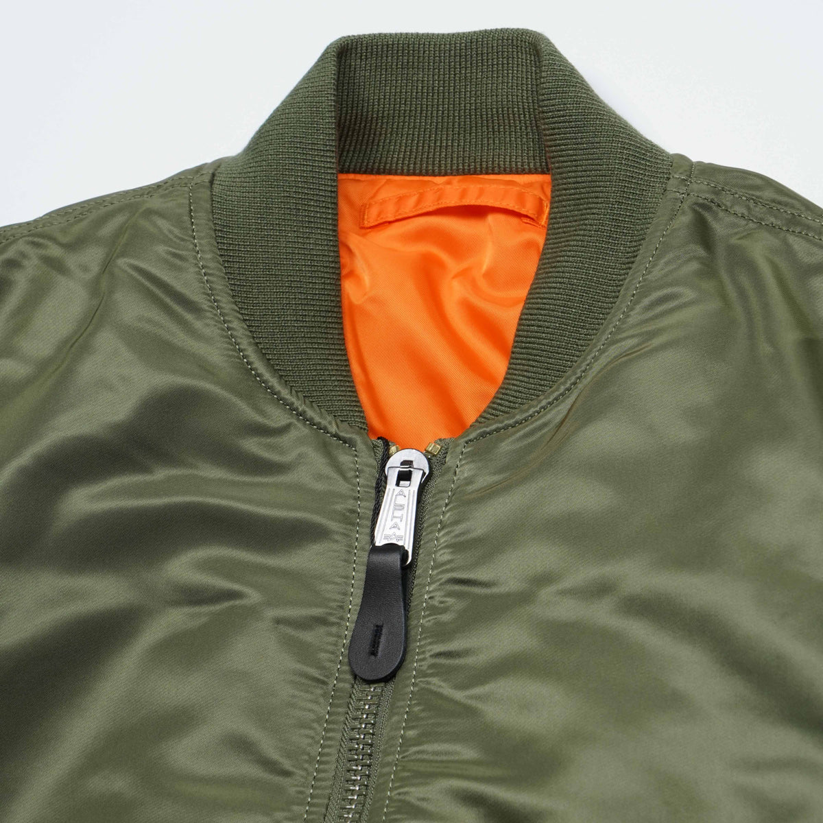 Bomber Alpha Industries 100101 MA-1 Heritage Verde