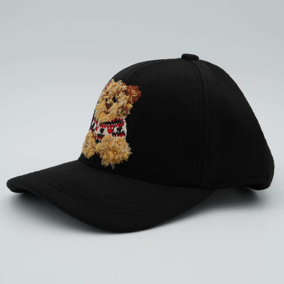 Cappello con Visiera Rue Madam Paris Marvin Love Cap 1616 Nero in Misto Lana con Orsetto Applicato e Logo Ricamato