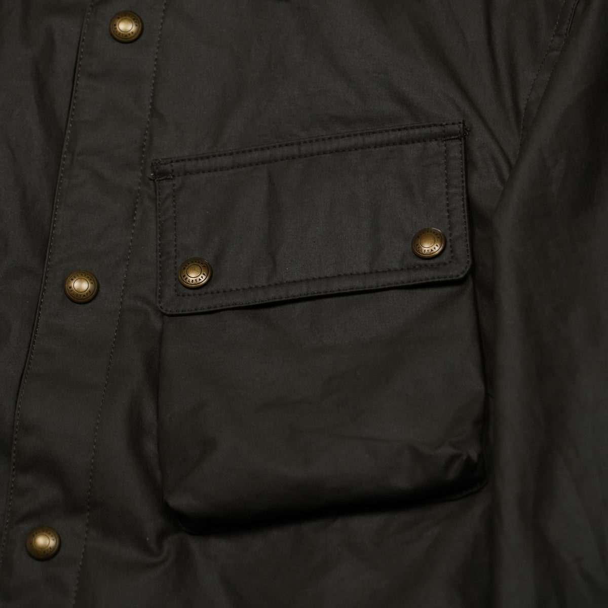 Giacca Belstaff Verde Oliva in Cotone Cerato con Colletto in Velluto