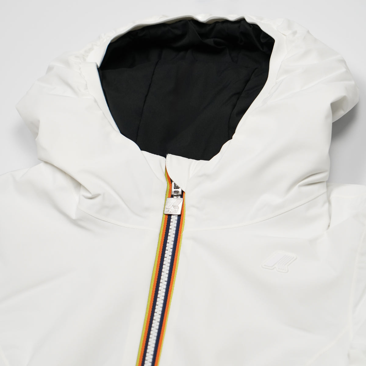 Giubbotto K-Way Lily ST Warm Double K6128TW DBP Bianco Naturale e Nero Reversibile con Cappuccio e Imbottitura Sintetica