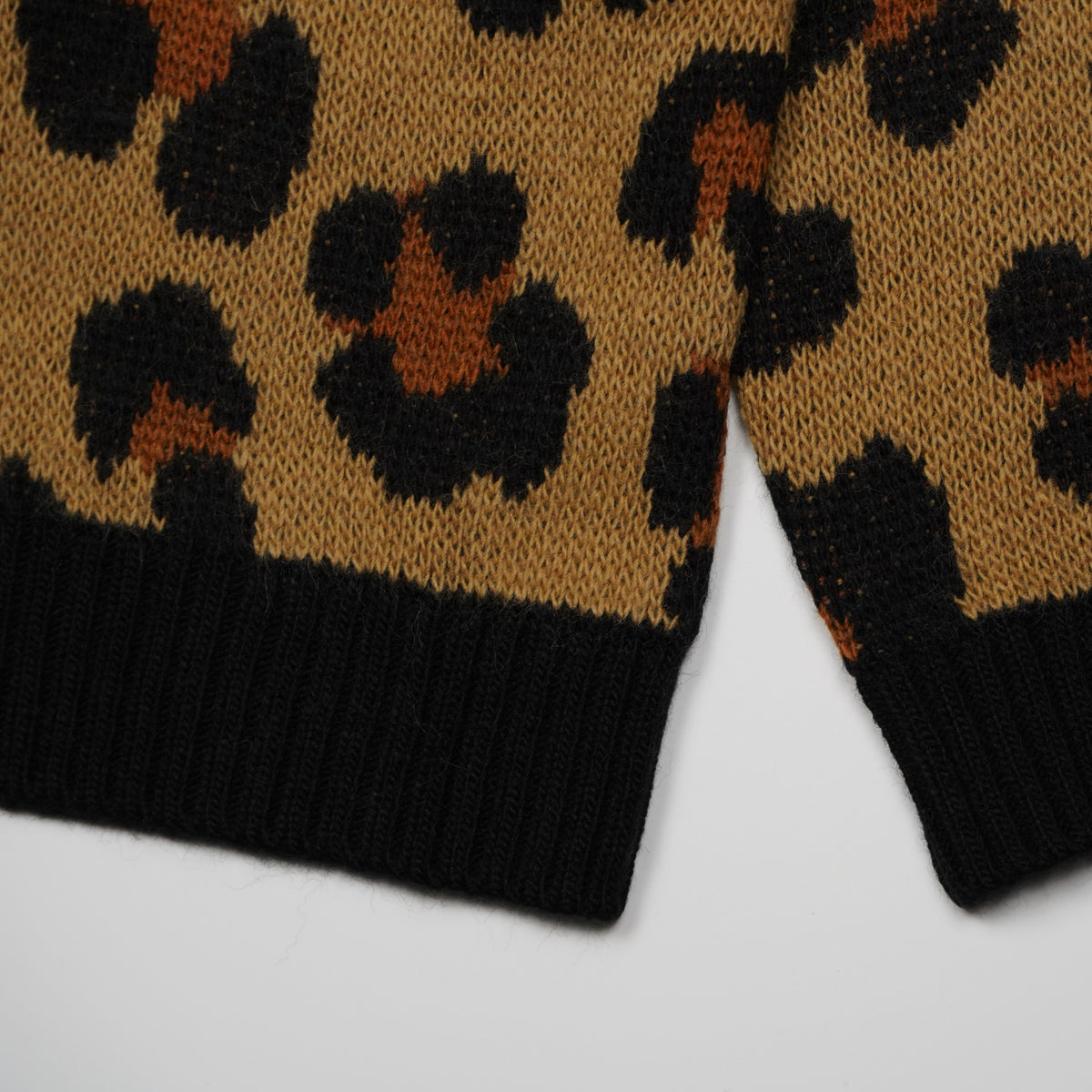 Maglione Rue Madam Paris Leopard Jumper 1603 Leopard in Misto Lana Jacquard Animalier con Logo Ricamato in Lurex
