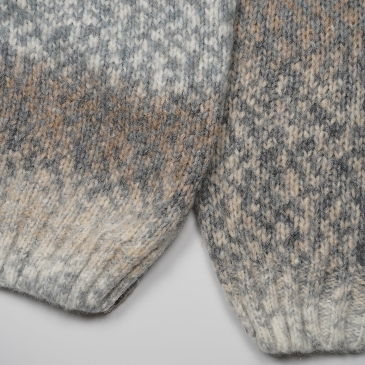 Maglione Dondup UT309 M01037U 002 920 Grigio Mélange Multicolore in Misto Lana e Alpaca con Girocollo, Maniche Raglan e Lavorazione Jacquard