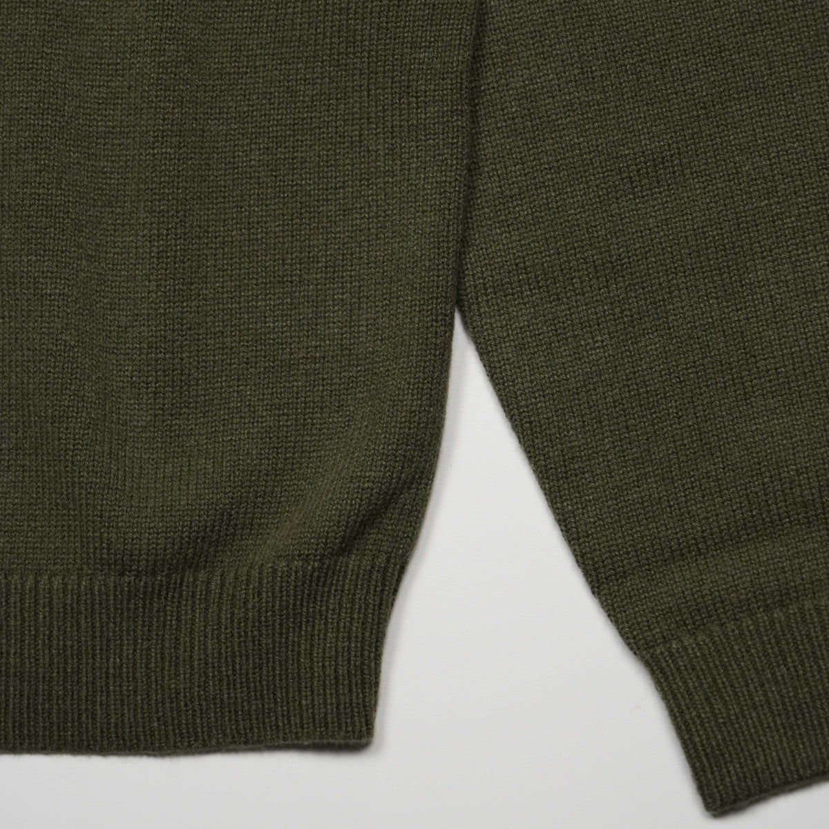 Maglione Girocollo SUN68 Sweater Warm Wool K46112-74 Verde Militare Scuro in Lana e Cashmere