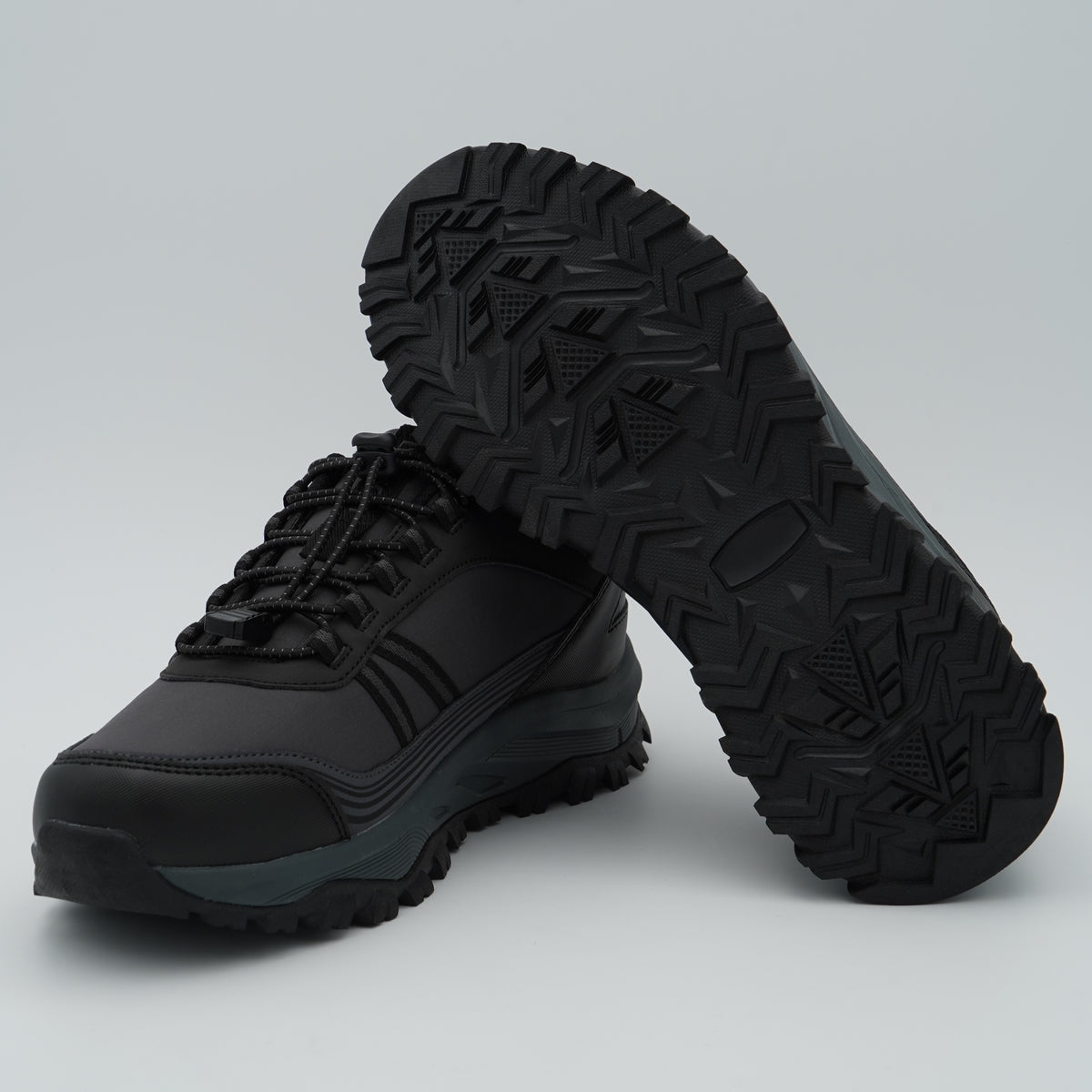Sneakers Lyle & Scott Nyllep Mintlaw LSMRU00004 168 Nere e Grigie con Suola Chunky e Lacci Elastici Regolabili