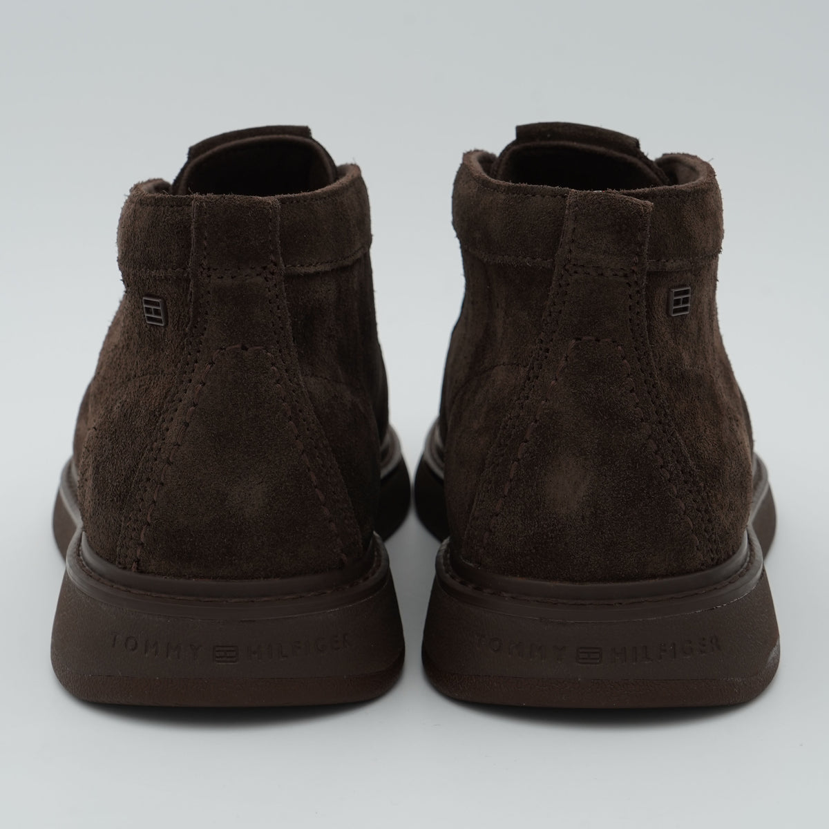 Polacchino Tommy Hilfiger Comfort Suede Chukka FM0FM06074 GT6 Marrone Scuro in Pelle Scamosciata con Suola EVA