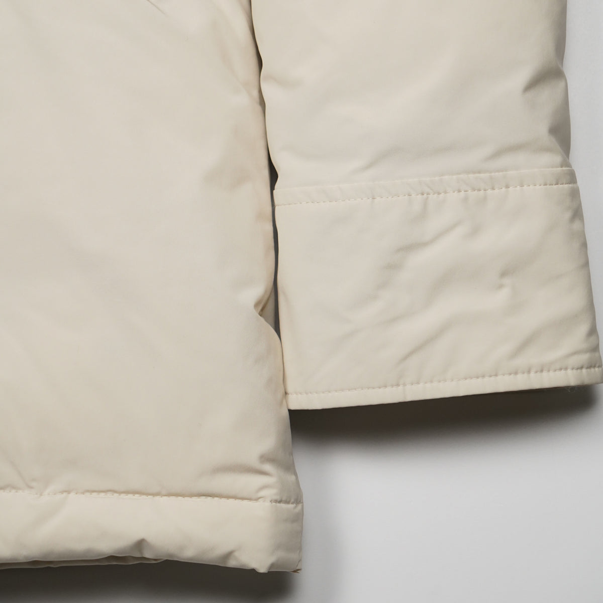 Parka Woolrich Luxury Arctic Bianco Panna con Cappuccio in Pelliccia
