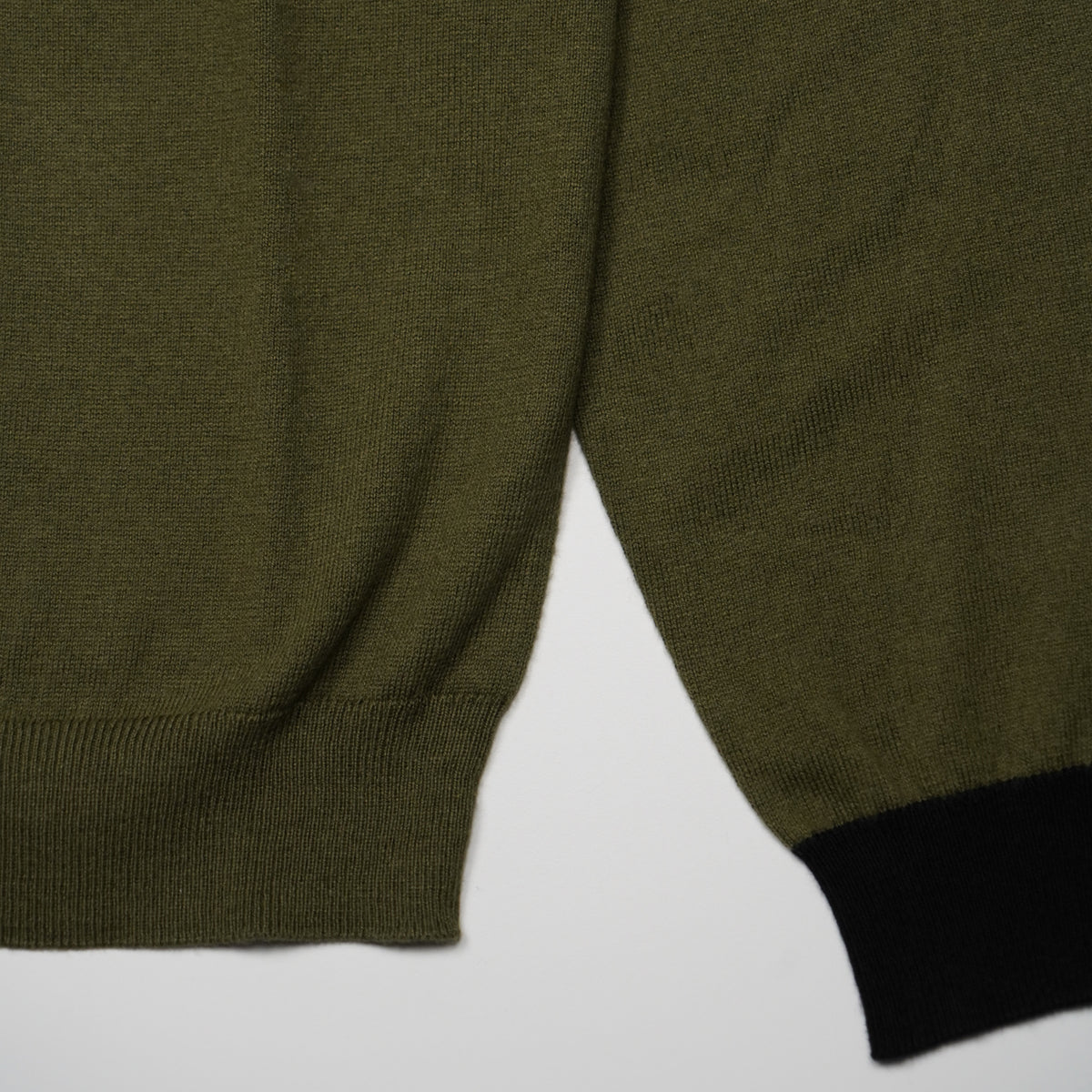 Maglione Girocollo SUN68 Sweater Elbow Contrast K46160-74 Verde Militare Scuro in Lana e Cotone