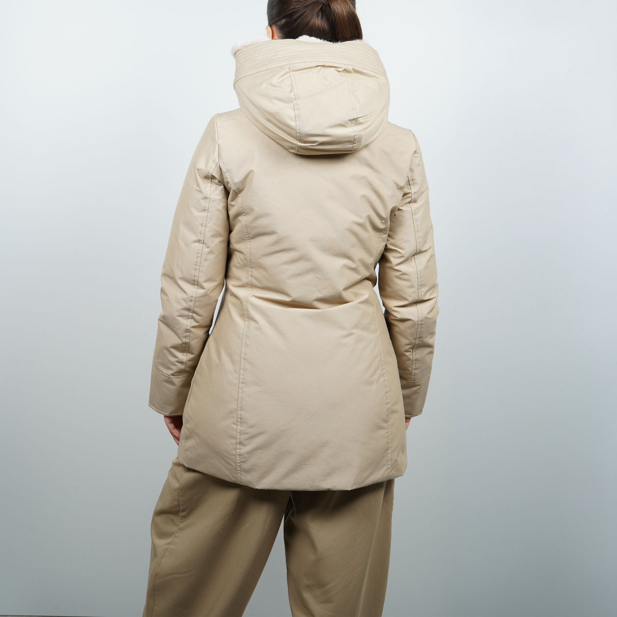 Parka Woolrich Boulder Beige con Cappuccio e Interno in Pelliccia Sintetica