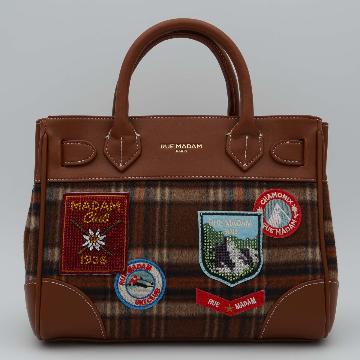 Borsa Rue Madam Paris Chamonix Mini Tote 1590 Marrone in Panno Check ed Ecopelle Vegan con Patch, Strass e Tracolla Removibile