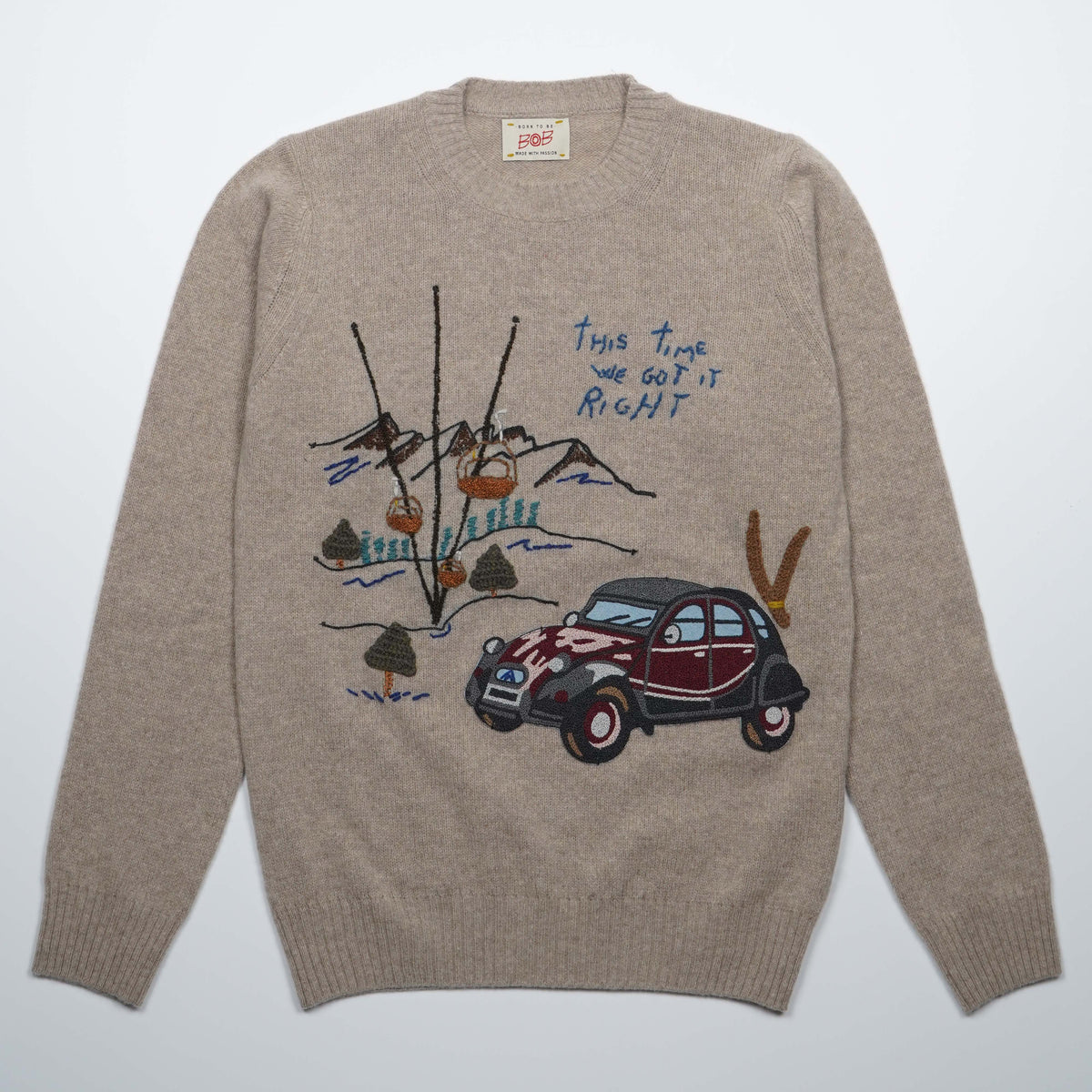 Maglione Girocollo BOB Scott R00639 Pergamena con Ricamo Automobile Vintage, Funivia e Paesaggio di Montagna