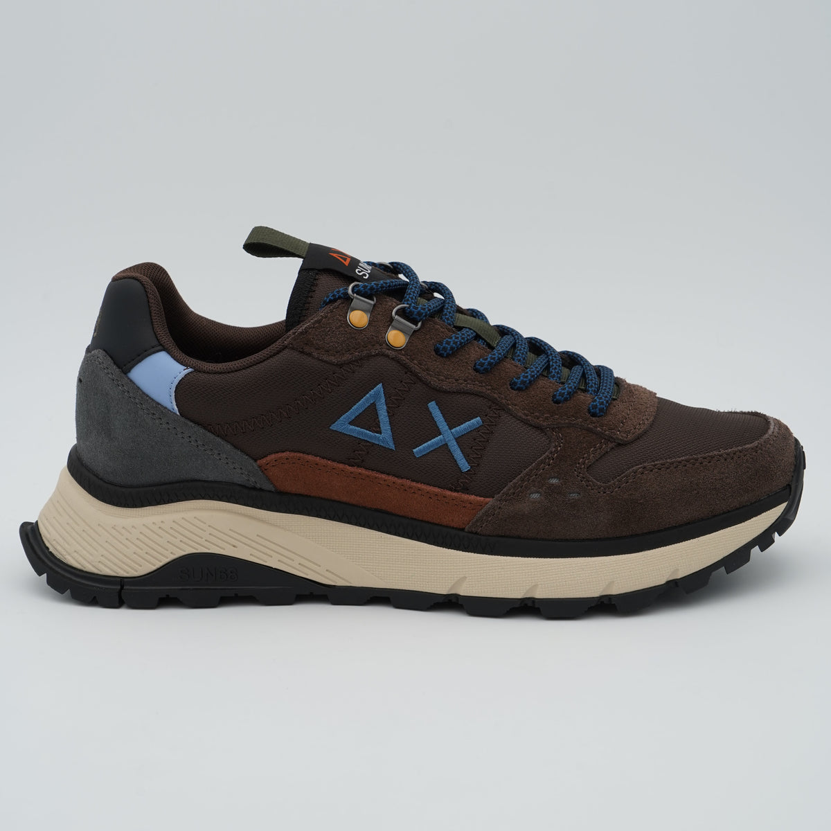 Sneakers SUN68 Fire & Camping Z46138 08 Marrone Scuro in Camoscio e Tessuto con Logo Ricamato, Lacci Trekking e Suola Chunky in Gomma