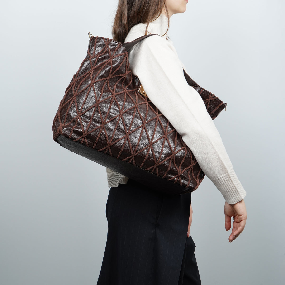 Borsa Ermanno Firenze by Ermanno Scervino Belen 12402279 Marrone Scuro Large Effetto Vintage con Ricamo Geometrico