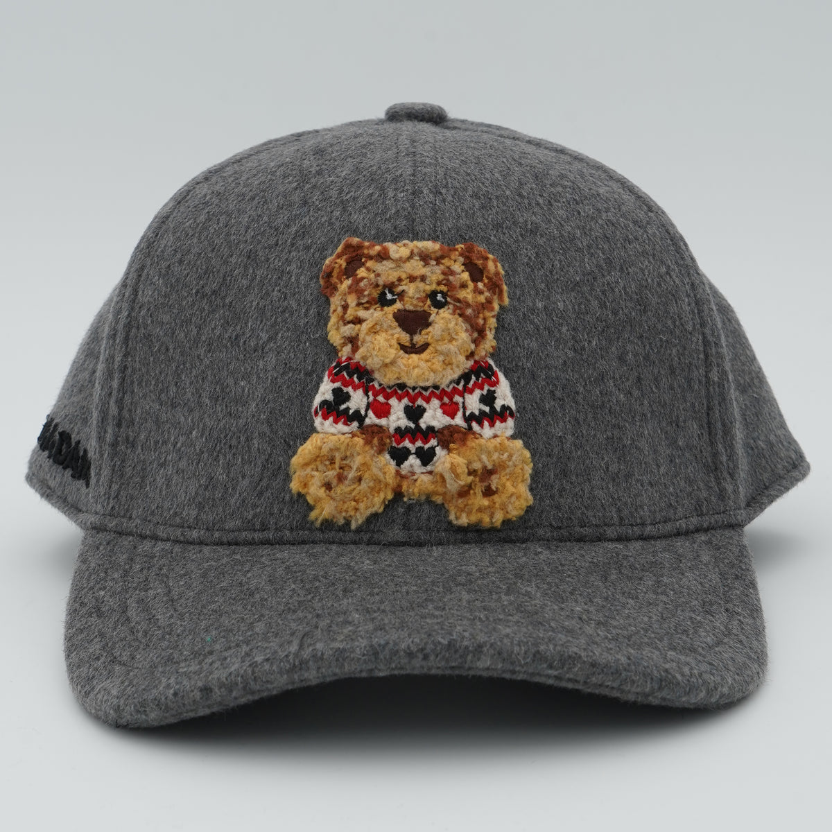 Cappello Rue Madam Paris Marvin Love Cap 1616 Grey Grigio Mélange in Misto Lana con Visiera Curva, Orsetto Ricamato e Logo Laterale