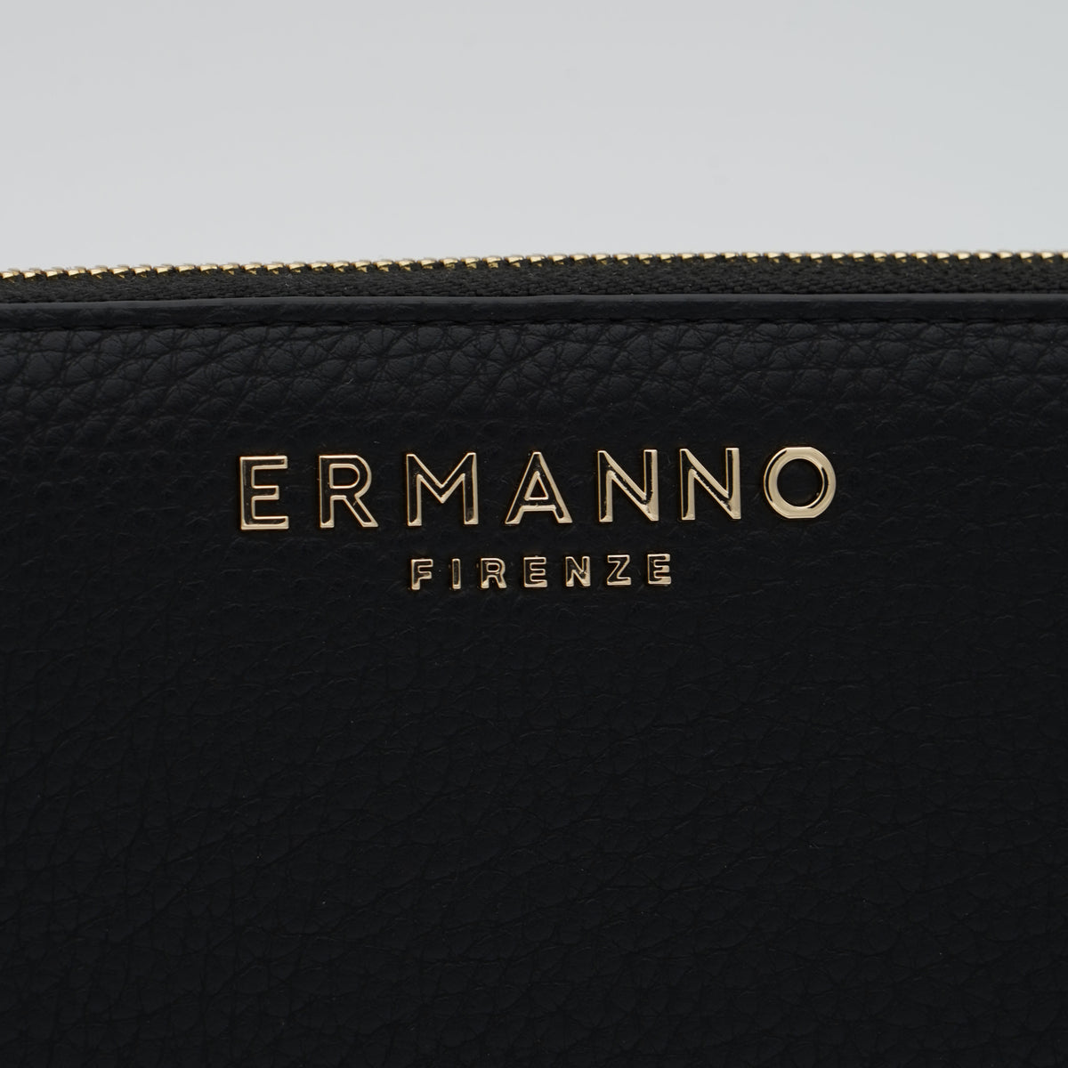 Portafoglio Ermanno Firenze by Ermanno Scervino Blackly Large Zip Wallet 12600431 Nero con Zip e Logo Dorato