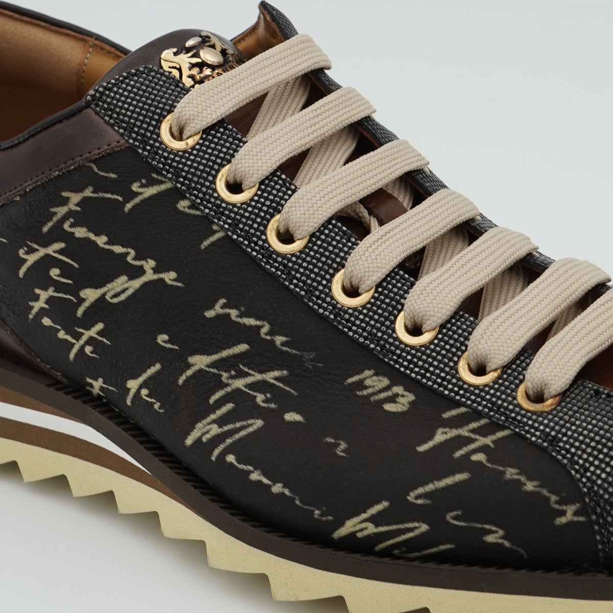 Sneaker Harris 2817 Cacao Yes Marrone in Pelle con Inserto Calligrafico, Lacci Beige e Suola Dentellata in Gomma