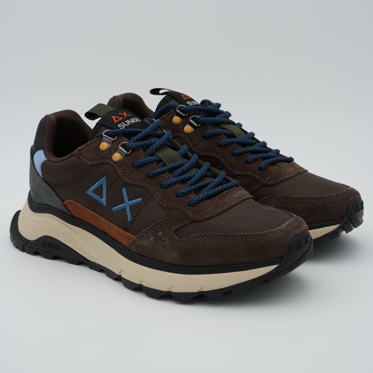 Sneakers SUN68 Fire & Camping Z46138 08 Marrone Scuro in Camoscio e Tessuto con Logo Ricamato, Lacci Trekking e Suola Chunky in Gomma