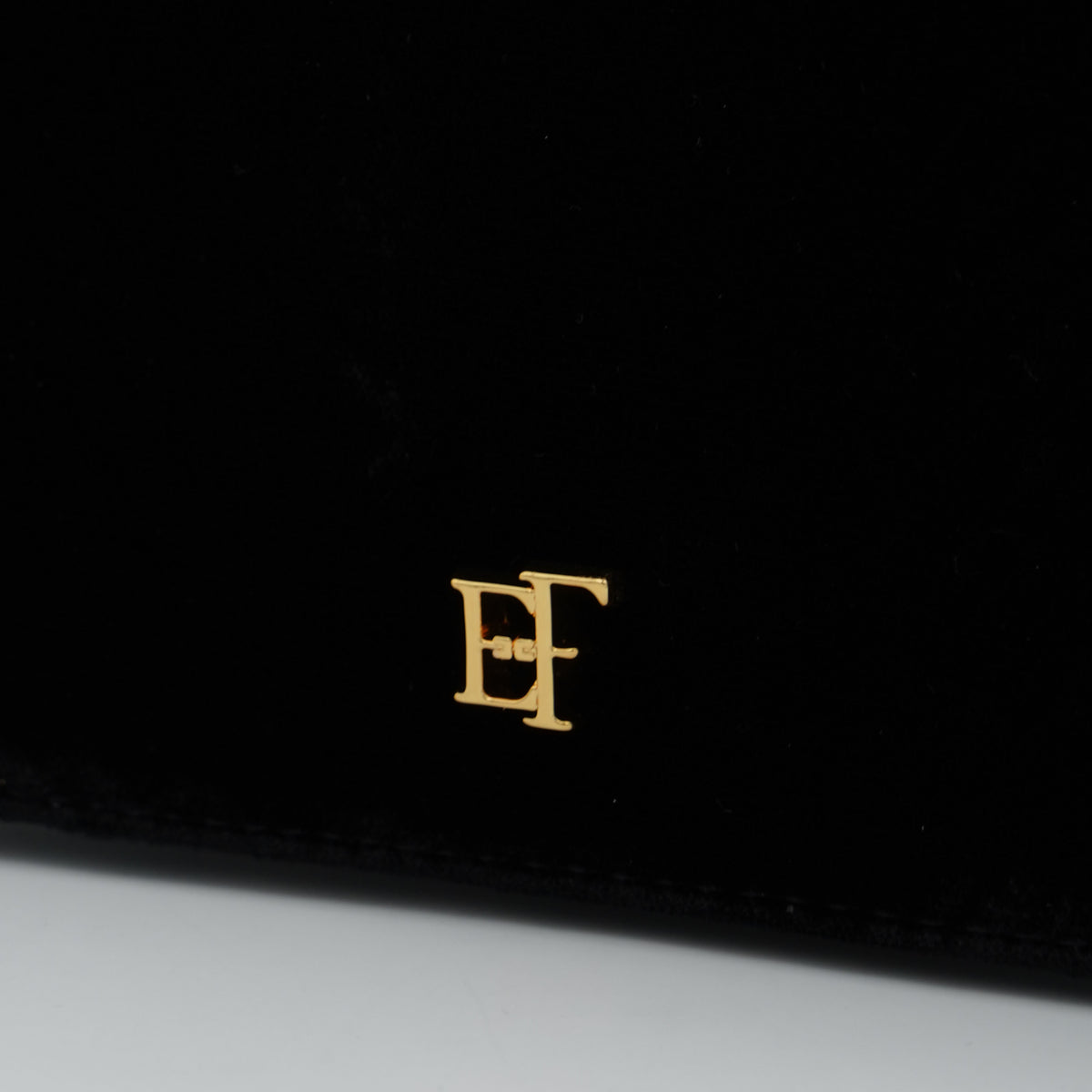 Borsa a Tracolla Elisabetta Franchi BS20A67E2 Nera Effetto Velluto con Dettagli Oro