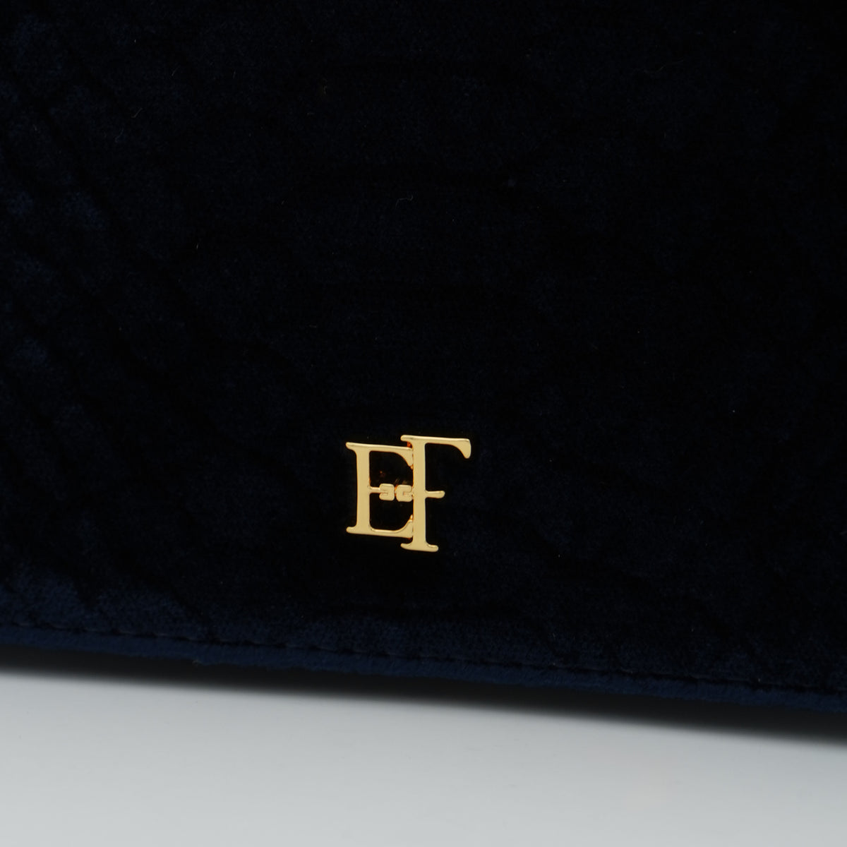 Borsa a Tracolla Elisabetta Franchi BS20A67E2 Blu Notte Effetto Velluto con Dettagli Oro