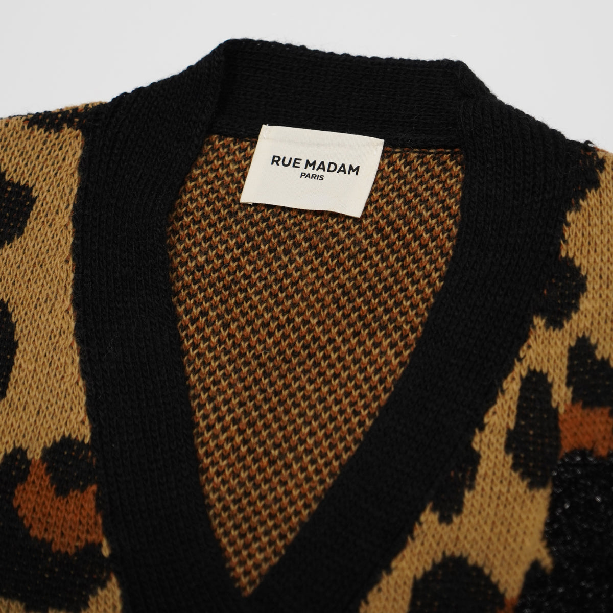 Cardigan Rue Madam Paris Leopard Cardigan 1602 Maculato Beige Nero e Ruggine in Misto Lana con Scollo a V, Tasche e Ricamo Marvin
