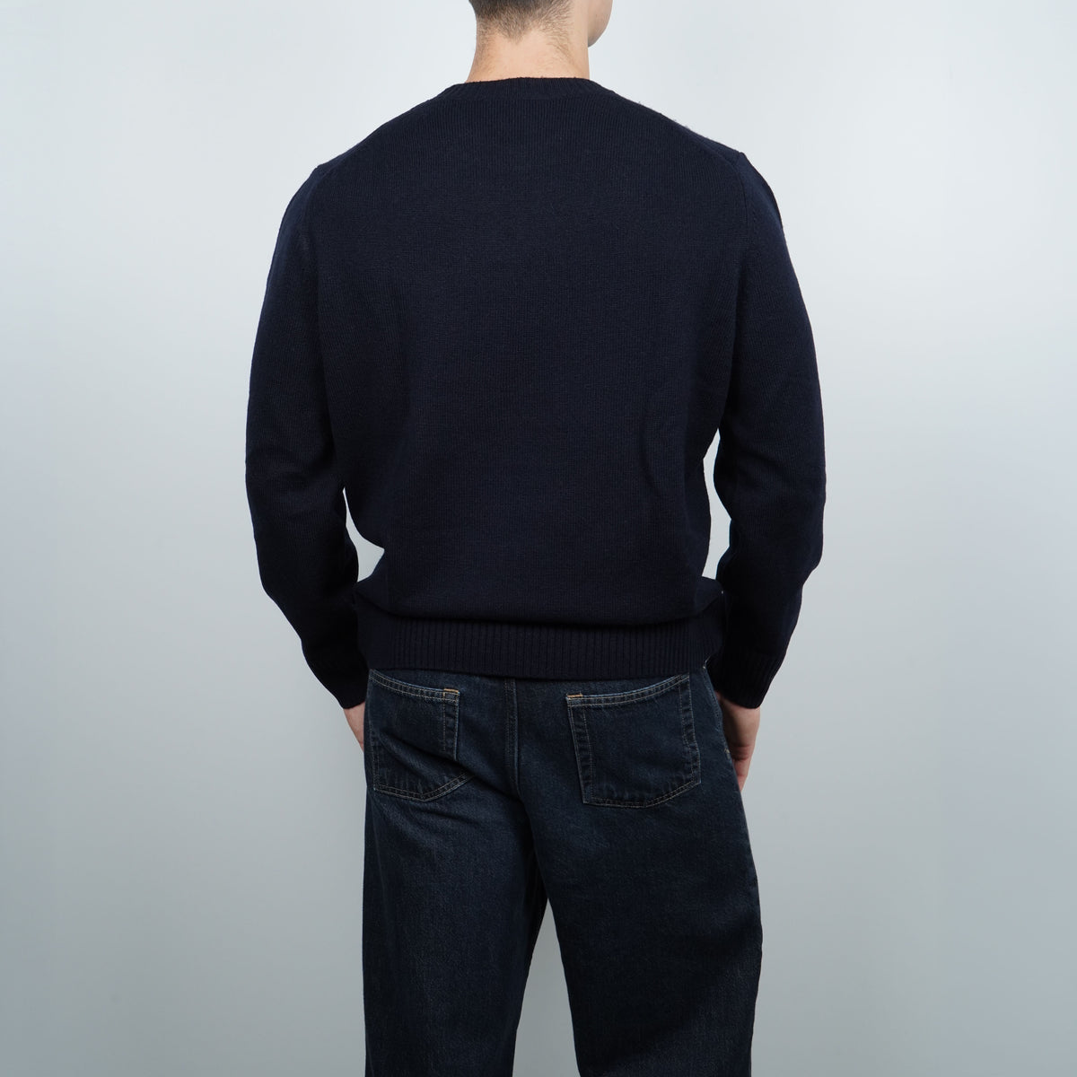 Maglione Girocollo Lacoste AH2916 166 Blu Notte in 100% Lana Cardata Classic Fit con Coccodrillo Ricamato