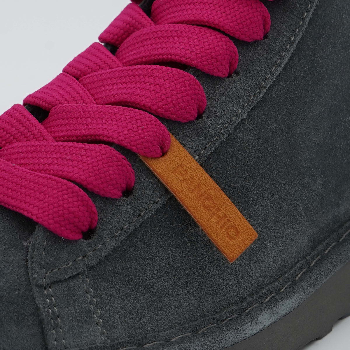 Polacchino Panchic P001 Icon P001W036 V006 in Camoscio Antracite con Fodera Faux Fur, Lacci Fucsia e Suola EVA