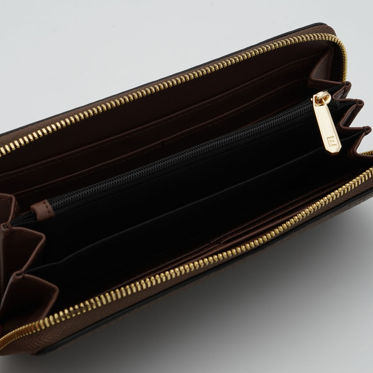 Portafoglio Ermanno Firenze by Ermanno Scervino Blackly Large Zip Wallet 12600428 Marrone Scuro con Zip e Logo Dorato