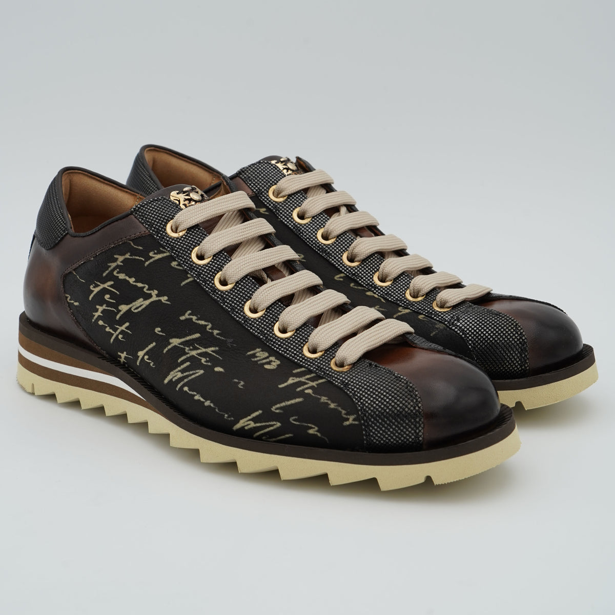 Sneaker Harris 2817 Cacao Yes Marrone in Pelle con Inserto Calligrafico, Lacci Beige e Suola Dentellata in Gomma