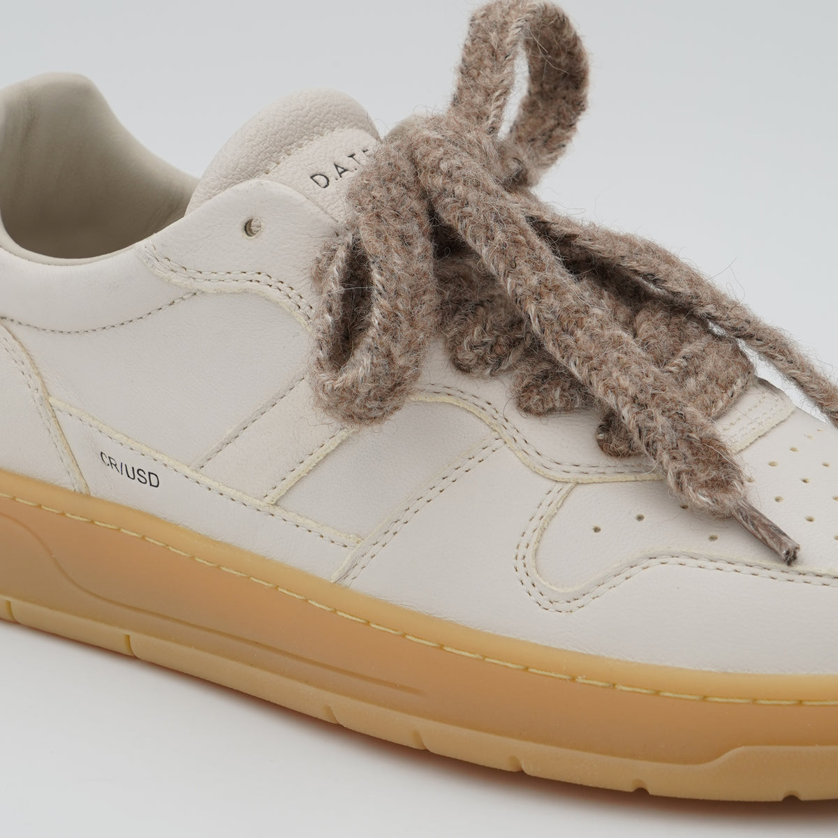 Sneakers D.A.T.E. Court 2.0 Used M451C2USWH White in Pelle Bianca con Lacci Effetto Lana