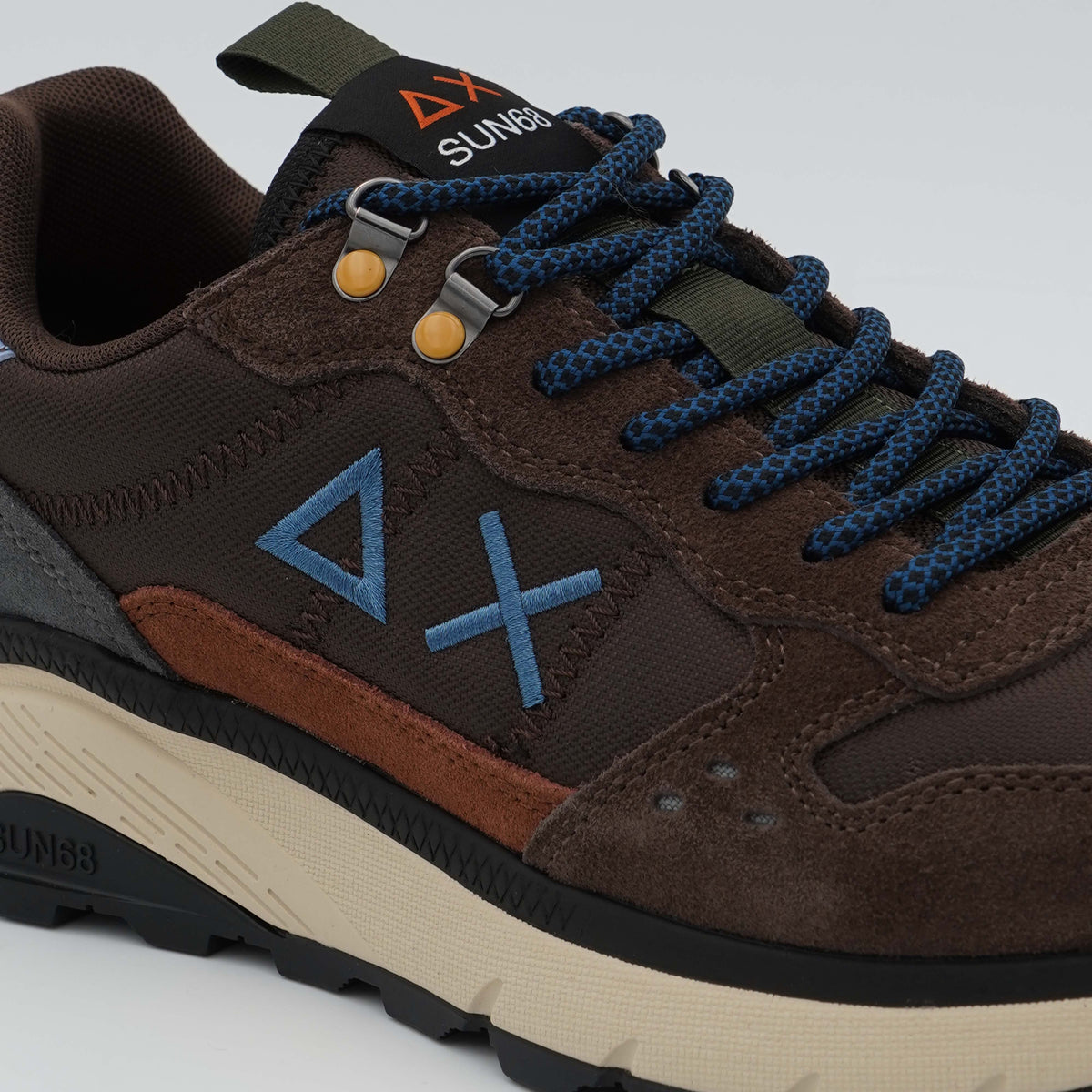 Sneakers SUN68 Fire & Camping Z46138 08 Marrone Scuro in Camoscio e Tessuto con Logo Ricamato, Lacci Trekking e Suola Chunky in Gomma